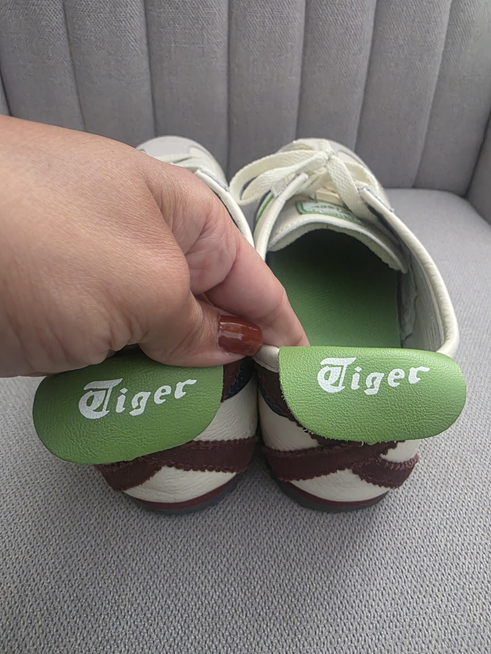 Onitsuka Tiger by Asics White Sneakers with Navy & Green Stripes Used, Size 9.5. - Picture 6 of 13